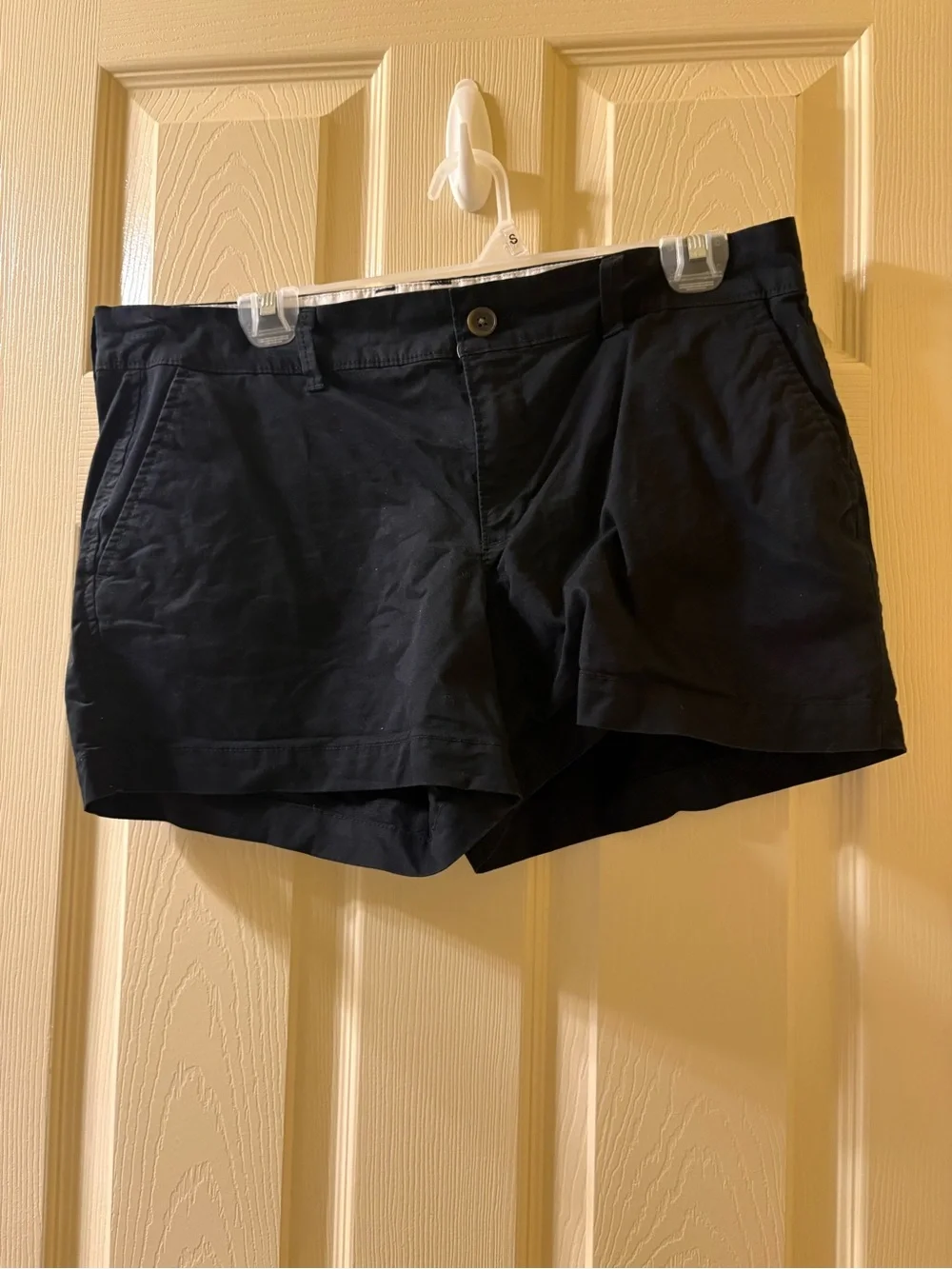 Old Navy Women’s Black Casual Chino Shorts